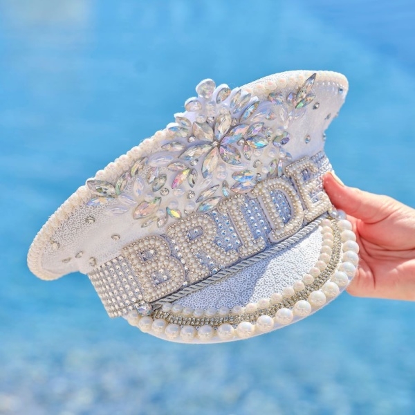 Klobouk na rozlučku se svobodou Perly a drahokamy Bride