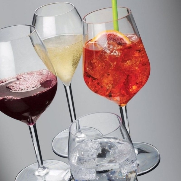 Sklenička z omyvatelného plastu