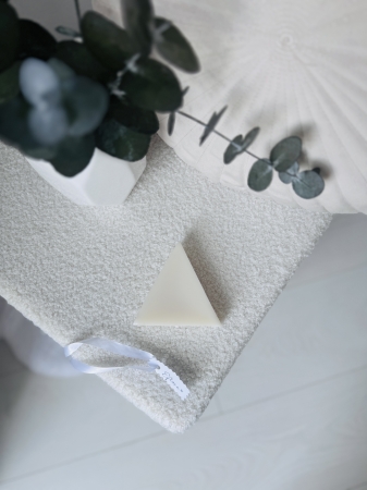 Trojúhelník sójová svíčka