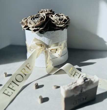 Kávové mýdlové pivoňky v boxu