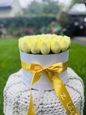 Mýdlová květina žlutých tulipánů v boxu (velká)
