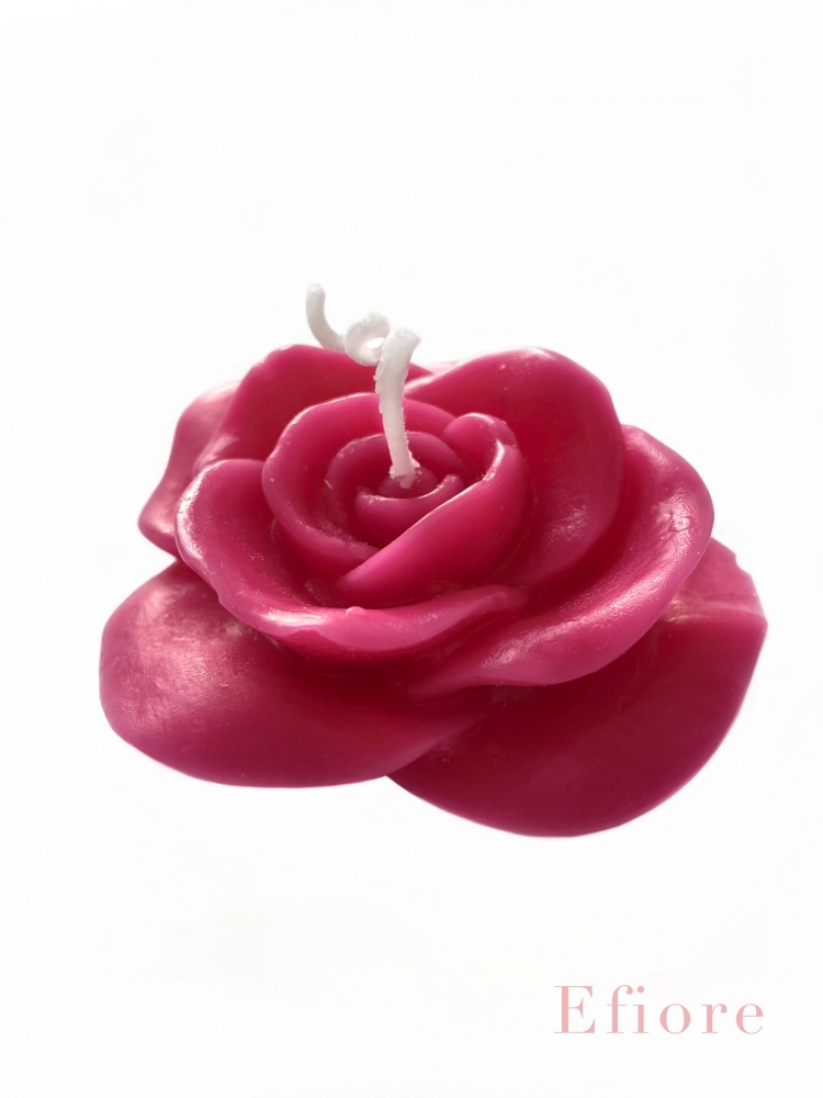 Svíčka ve tvaru růže s vůní rozkvetlých růží - tmavě růžová