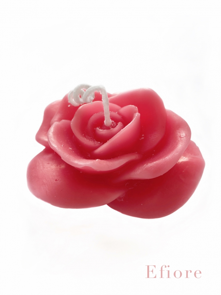 Svíčka ve tvaru růže s vůní rozkvetlých růží - lososová