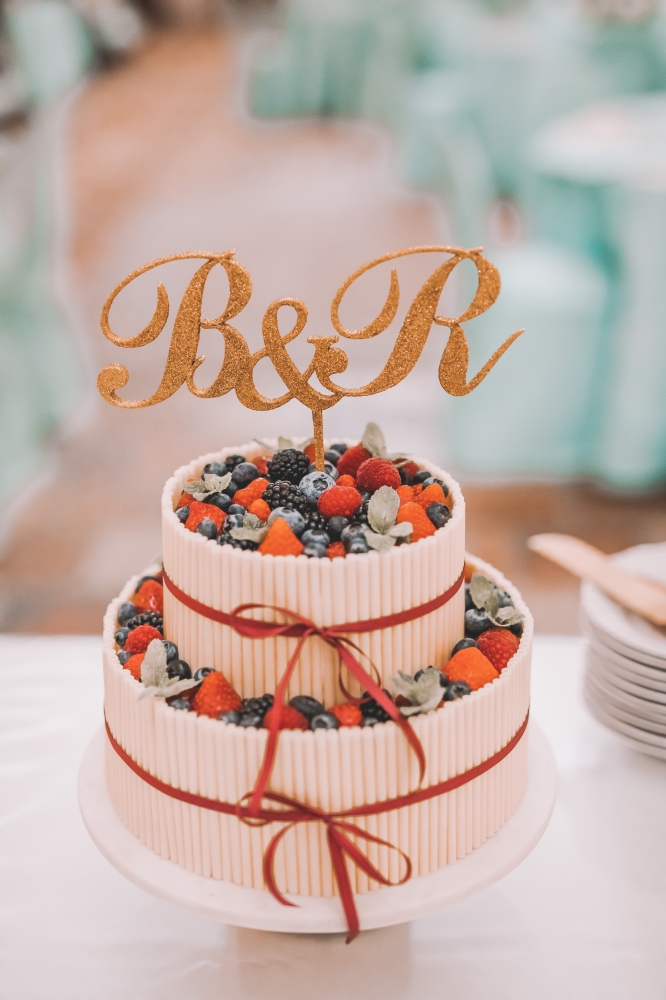 Zlatý glitrový zápich do svatebního dortu s iniciály novomanželů - velký