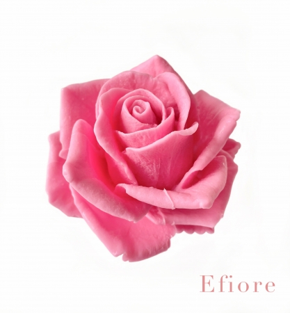 Dárkové balení dvou mýdlových květů růže v odstínu růžové a lososové v bílé krabičce