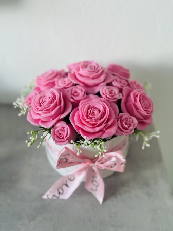 Mýdlová kytice růžových růží Princess ve vysokém květinovém boxu - maxi