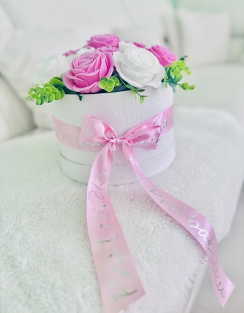 Mýdlová kytice růžovo-bílé růže Princess v bílém boxu - maxi