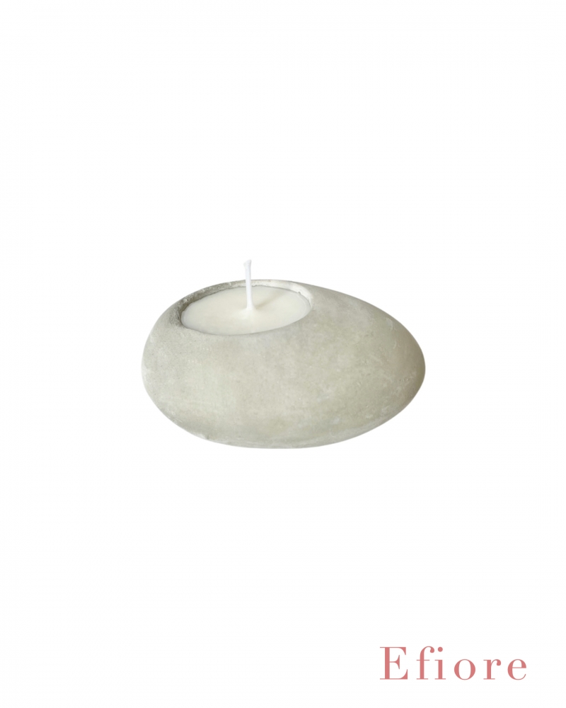 Vonná sójová svíčka v šedé betonové dóze ve tvaru kamene 