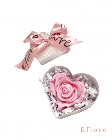 Dárkové balení mýdlové růže ve tvaru srdce v srdíčkové krabičce - mini růžové
